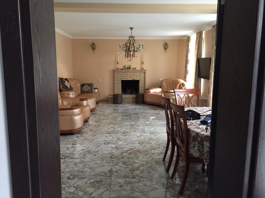 Sister'S Warm Guest House Batumi Ngoại thất bức ảnh