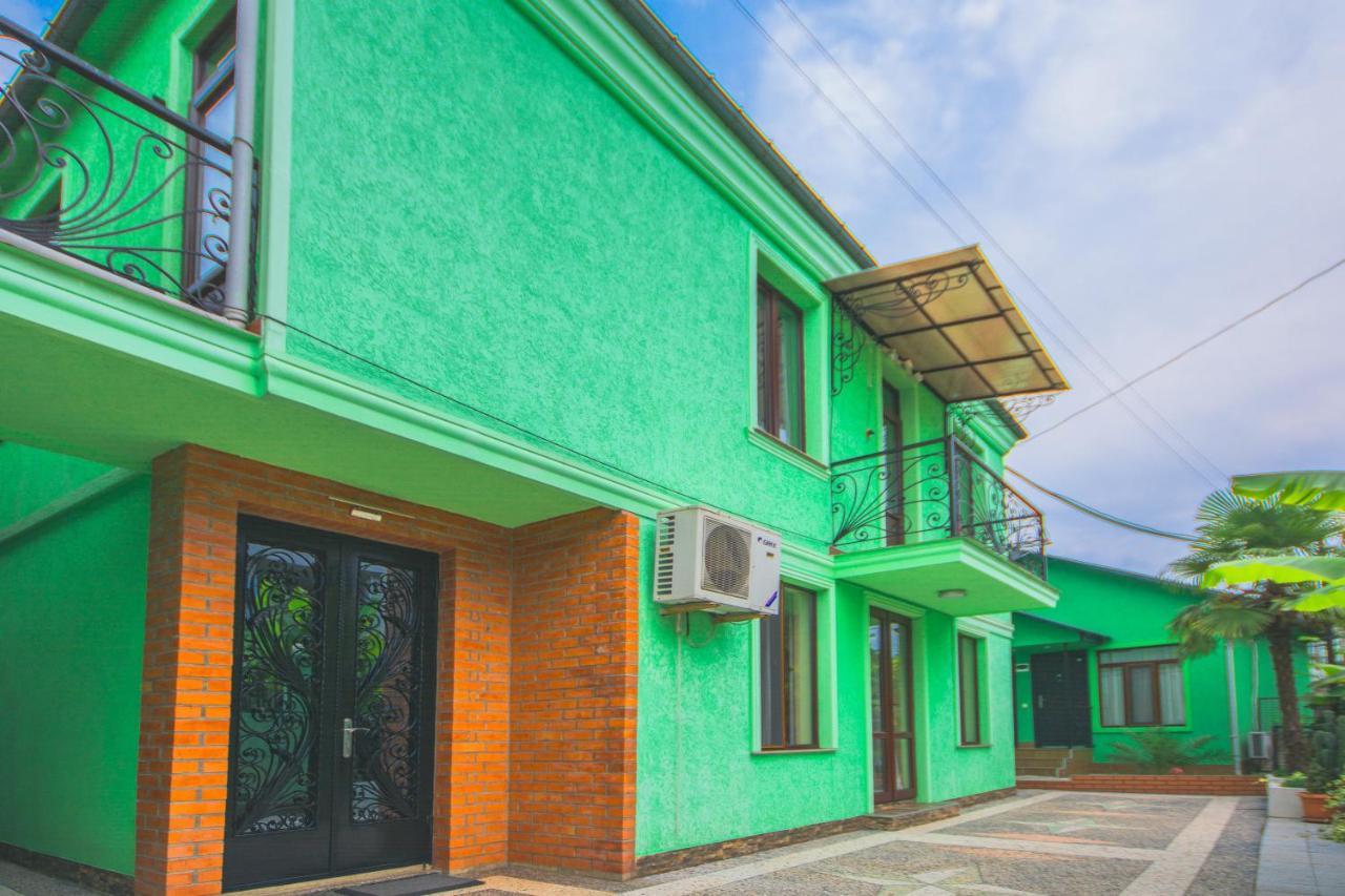 Sister'S Warm Guest House Batumi Ngoại thất bức ảnh